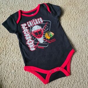 Reebok Chicago Blackhawks Bodysuit Black Red NHL Infant 3/6M